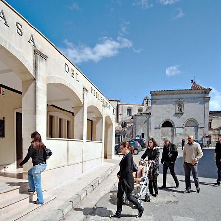 Monte SantʼAngelo Albergo Casa Del Pellegrino מראה חיצוני תמונה