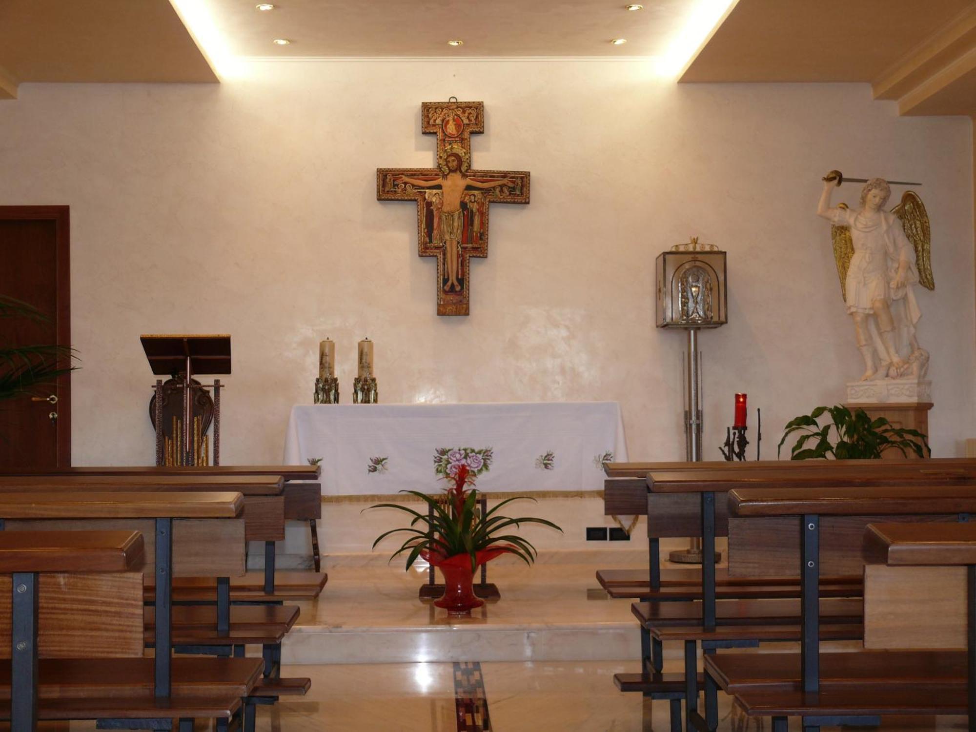 Monte SantʼAngelo Albergo Casa Del Pellegrino מראה חיצוני תמונה