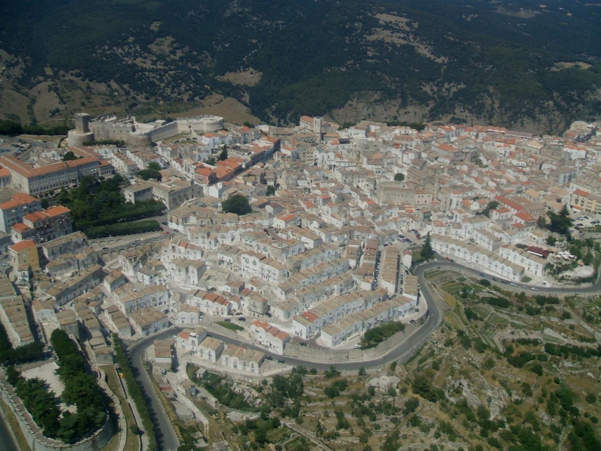 Monte SantʼAngelo Albergo Casa Del Pellegrino מראה חיצוני תמונה